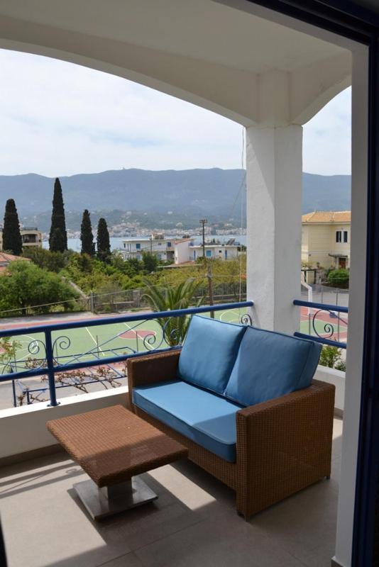 Valente Perlia Rooms Poros Town Buitenkant foto